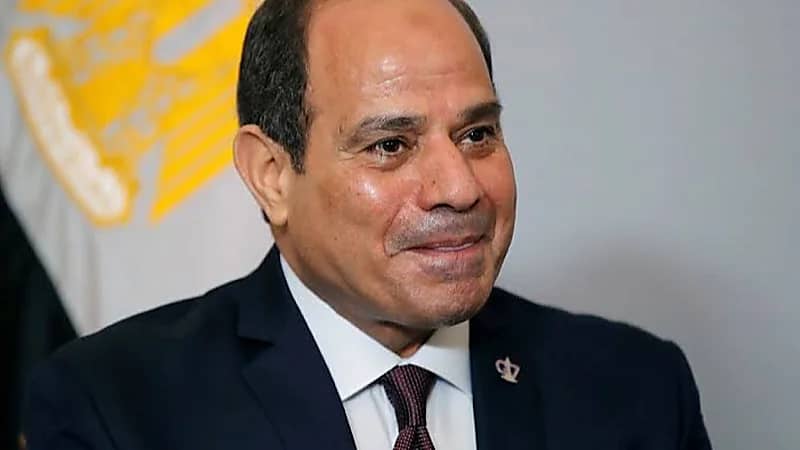 السيسي يمازح الرجال في يوم المرأة