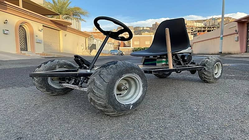 بالفيديو والصور.. طلاب الهندسة الميكانيكية بأم القرى ينجحون بصنع عربة كهربائية