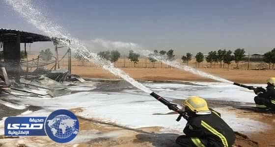 بالصور.. المدني يخمد حريق بمصنع على طريق المدينة