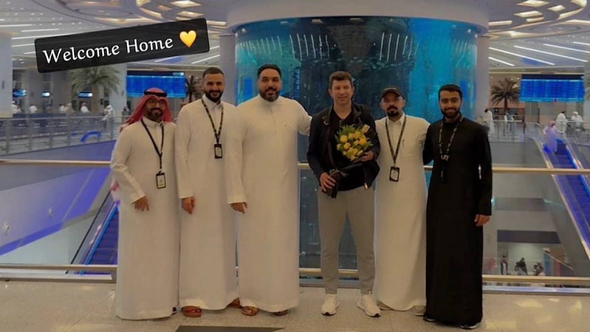 تشيكو يصل جدة لحضور ديربي الاتحاد والأهلي .. صور