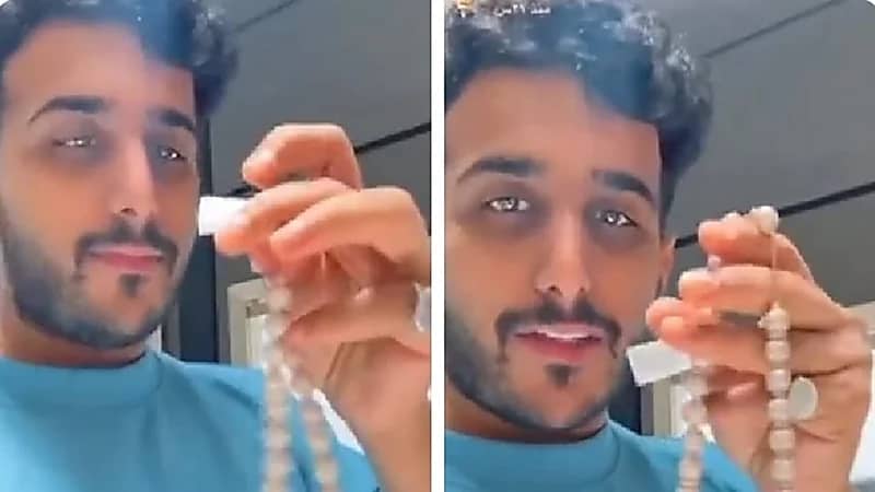 شاب يوثق لحظة شرائه أغلى سبحة في العالم.. فيديو