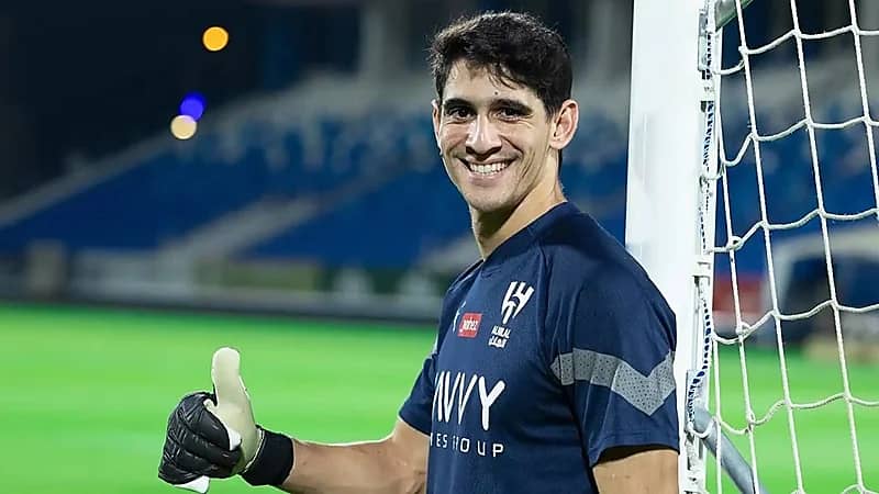 بونو يقترب من الجاهزية قبل النصر