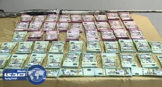 شرطة القصيم تلقي القبض على لصي الصرّاف الآلي