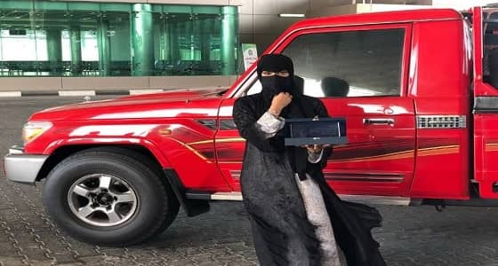 فوضى وتجمعات حول " الإماراتية كشونة " راعية الشاص بالخرج