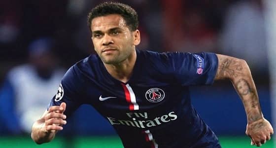 ألفيس يبدي حزنه إثر خسارتهم أمام ريال مدريد