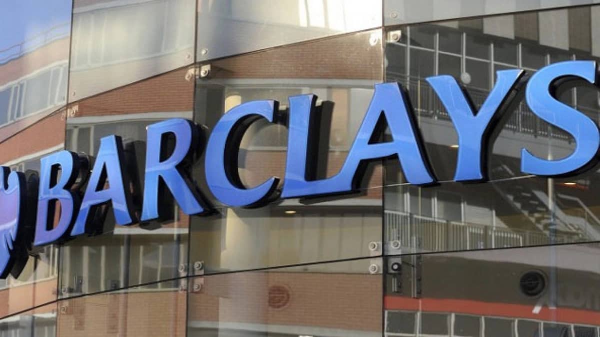 اتهامات لـ "باركليز" بتعمد التضليل بشأن صفقاته مع قطر