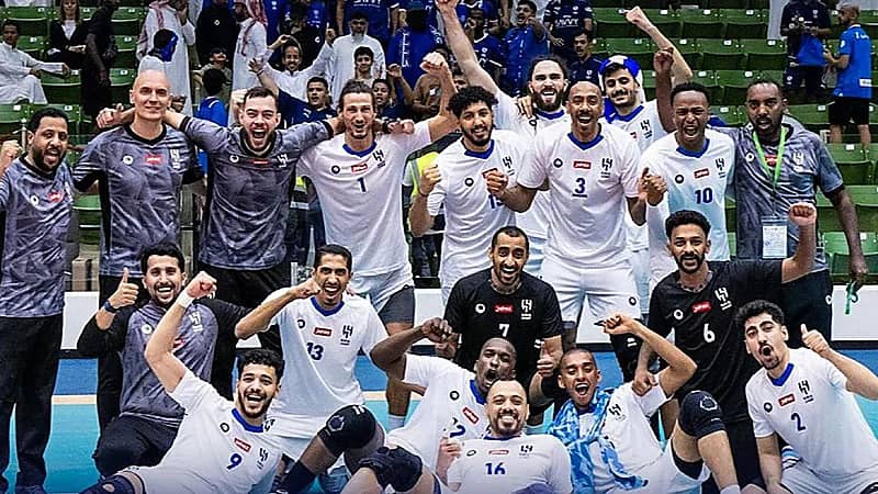 الهلال يتوج بكأس الاتحاد السعودي للطائرة