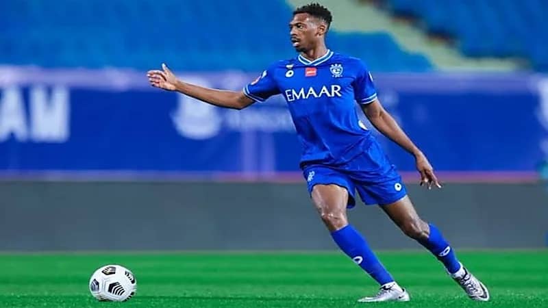 بالصور.. إصابة محمد كنو خلال تدريبات الهلال