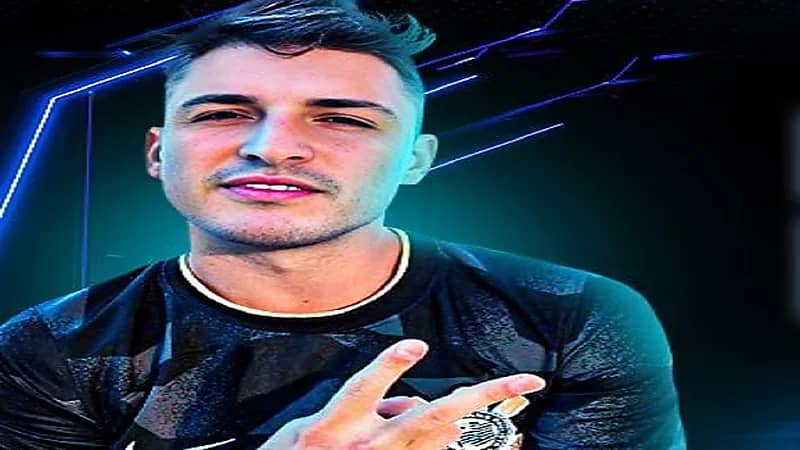 مشجع برازيلي شهير: أشجع الهلال وليس فلامنجو