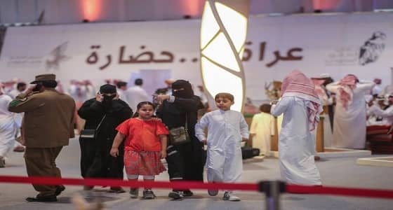 حضور نسائي ضخم في معرض الصقور والصيد بالرياض