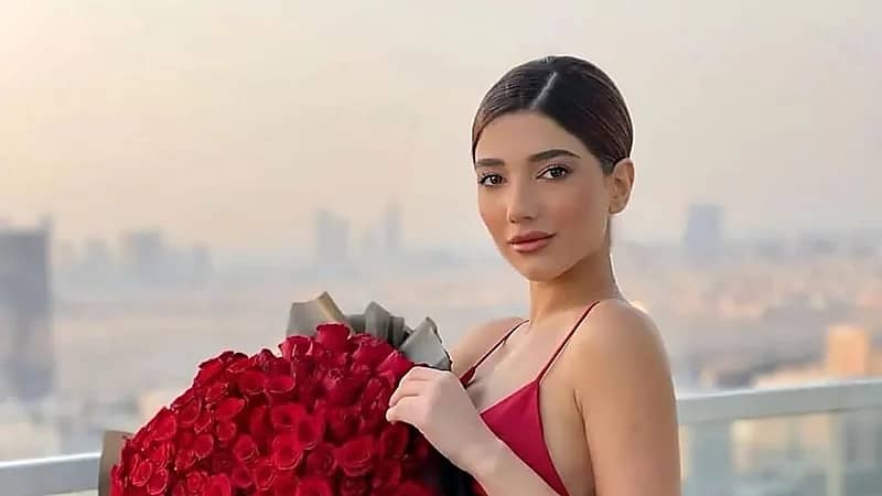 نارين بيوتي توثق أجواءها الصيفية بجزيرة شيبارة الساحرة .. فيديو