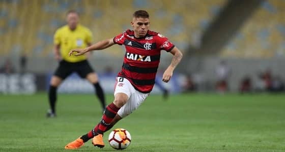 الهلال يتفاوض مع محور أجنبي جديد تحسبًا لعدم إتمام صفقة كويلار