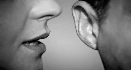 " الإشاعات " تكشف حقيقة أول صالون حلاقة بأيدي سعوديات بجدة