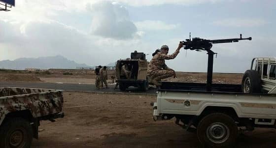 بالفيديو.. اشتباكات عنيفة بمحيط معسكر جبل حديد في عدن