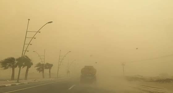 الإنذار المبكر: رياح مثيرة للأتربة تحد من مدى الرؤية الأفقية
