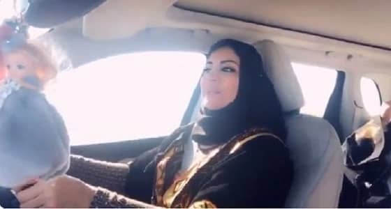 شاهد.. الإعلامية ميسون أبو بكر من مهرجان الإبل: ما اسم صغير الناقة.. غششوني