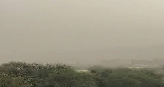 أجواء بلقرن خانقة جراء موجة غبار