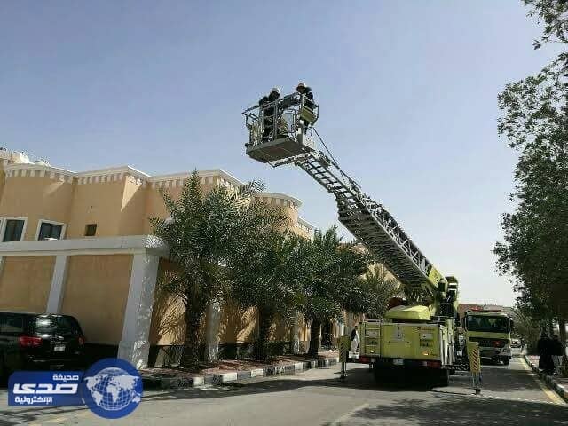 انقاذ عاملة منزلية احتجزها حريق منزل في الخبر