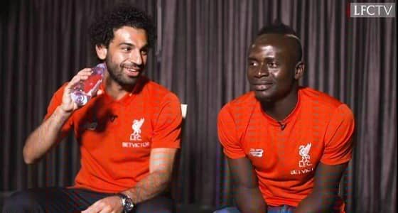 لقاء طريف يكشف الخلافات بين صلاح و ماني