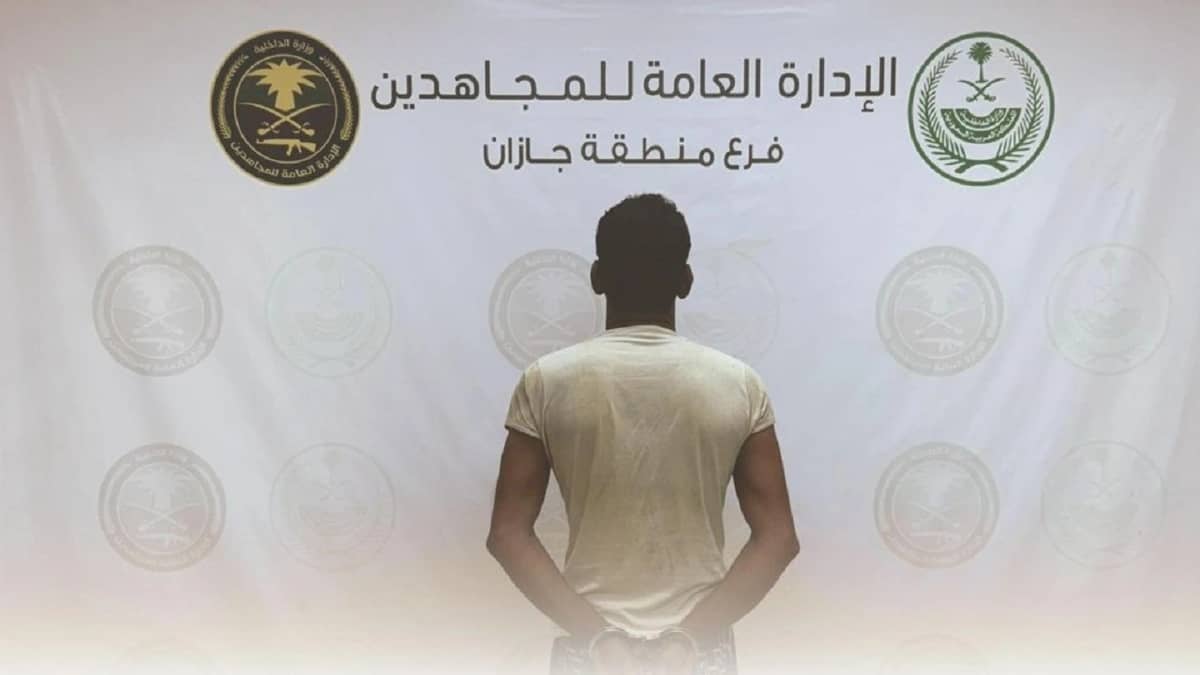 الإطاحة بمواطن نقل مخالفا في مركبة بجازان