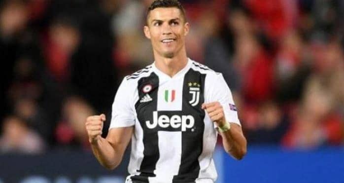 تقارير إيطالية: فوز رونالدو بالكرة الذهبية " شبه مستحيل "