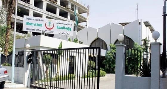 التحقيق مع طبيب بتهم زيادة تكاليف العلاج وسوء معاملة مريضة مسنة