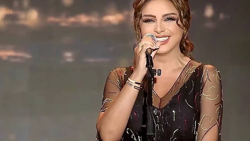 أنغام بإطلالة مميزة في حفلها بجدة .. فيديو