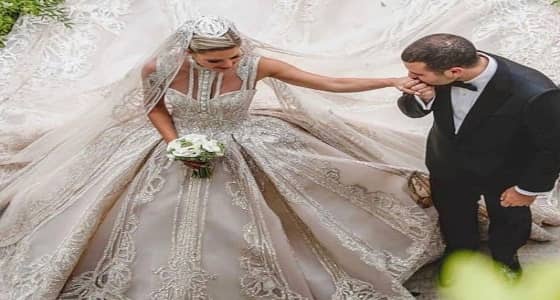 زفاف استمر لـ 3 ليالي.. إيلي صعب يفحم الجميع بـ إطلالات ملكية لعروس نجله (صور)