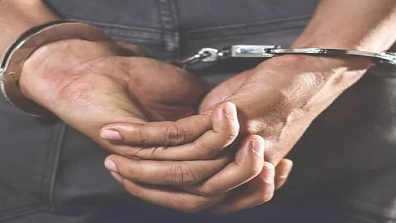 ضبط مواطن لنقله في مركبة يقودها 10 مخالفين لنظام أمن الحدود