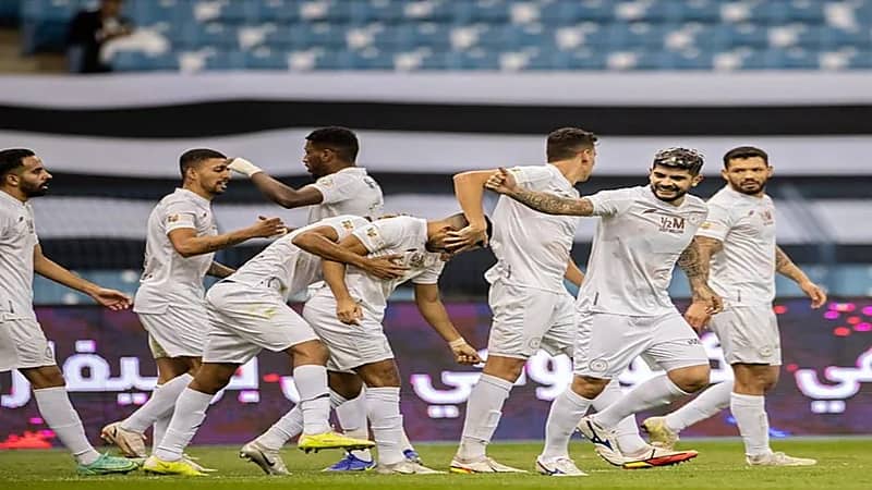 الشباب يتخطى الرائد بثلاثية نظيفة 