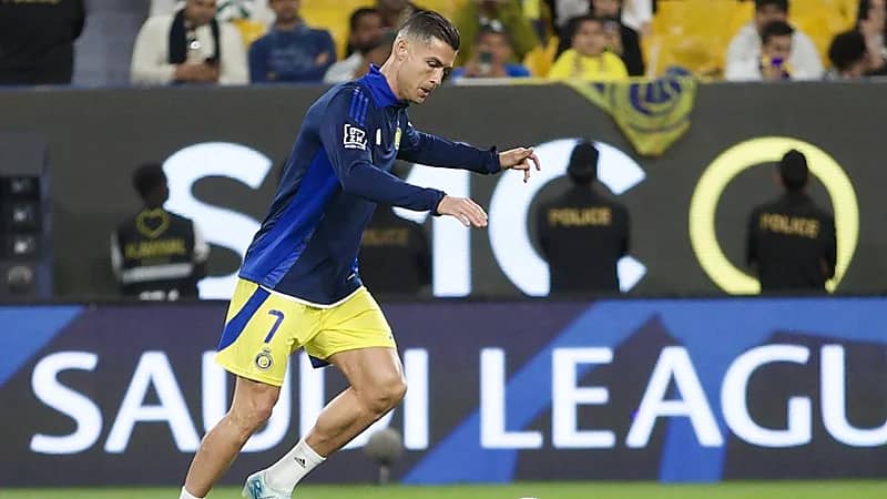 ردة فعل رونالدو بعد مشاهدته شبيهه .. فيديو