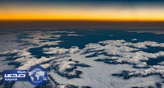 طيار يلتقط صور فريدة من قمرة القيادة