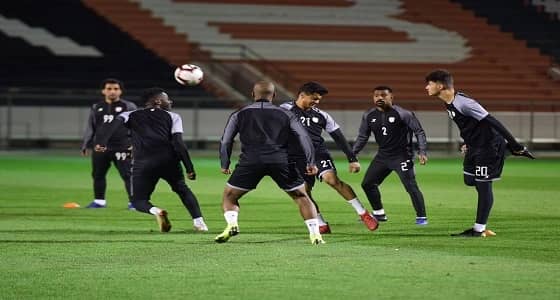 بالصور.. الشباب يستأنف تدريباته اليومية