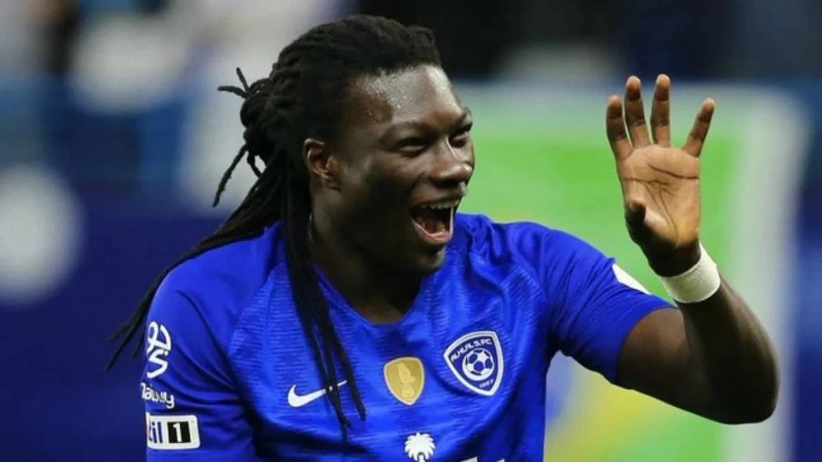 لوشيسكو: «نكتفي بمهاجمنا غوميز وأتمنى بقاء إدواردو»