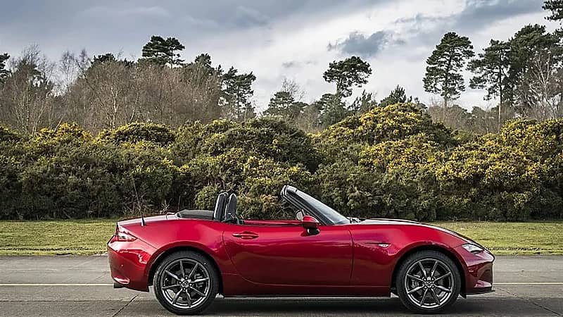 بالصور.. مواصفات وأسعار سيارة مازدا MX5 موديل 2023