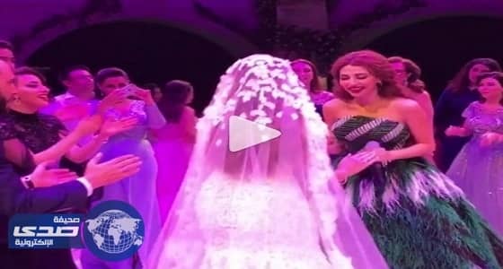 بالفيديو.. رقصة طريفة لعروس مع ميريام فارس بحفل زفافها