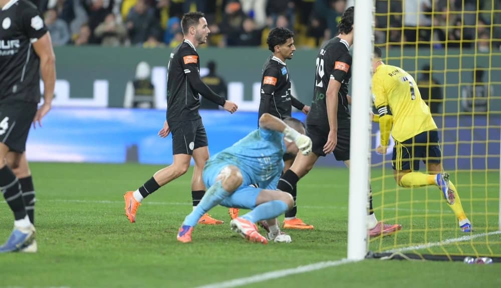 النصر يستعيد توازنه بفوز مثير على الشباب بثلاثية ..صور