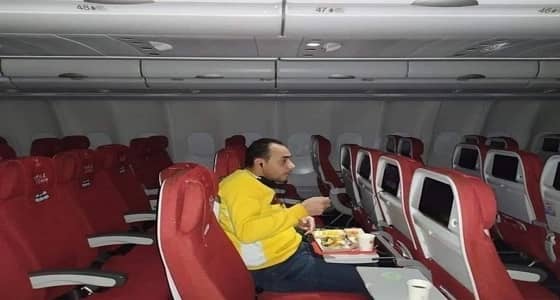 طائرة إماراتية تتجه إلى الصين براكب واحد فقط.. هل كورونا السبب؟