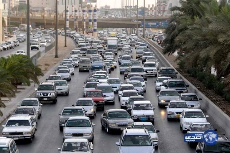 ضبط كميات كبيرة من منتجات المعسل داخل مستودع مخالف في الرياض " صور " 