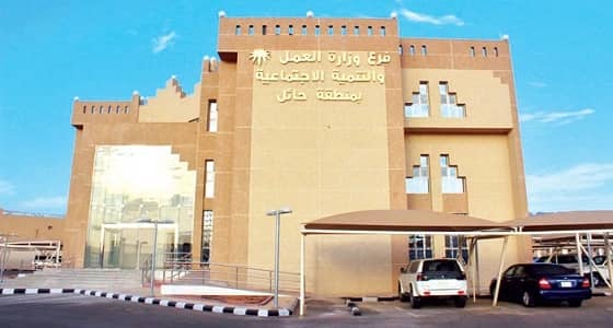 مواطن يتخذ موقفا عنيفا عن 8 من أبنائه وبناته.. والحماية الاجتماعية تتدخل