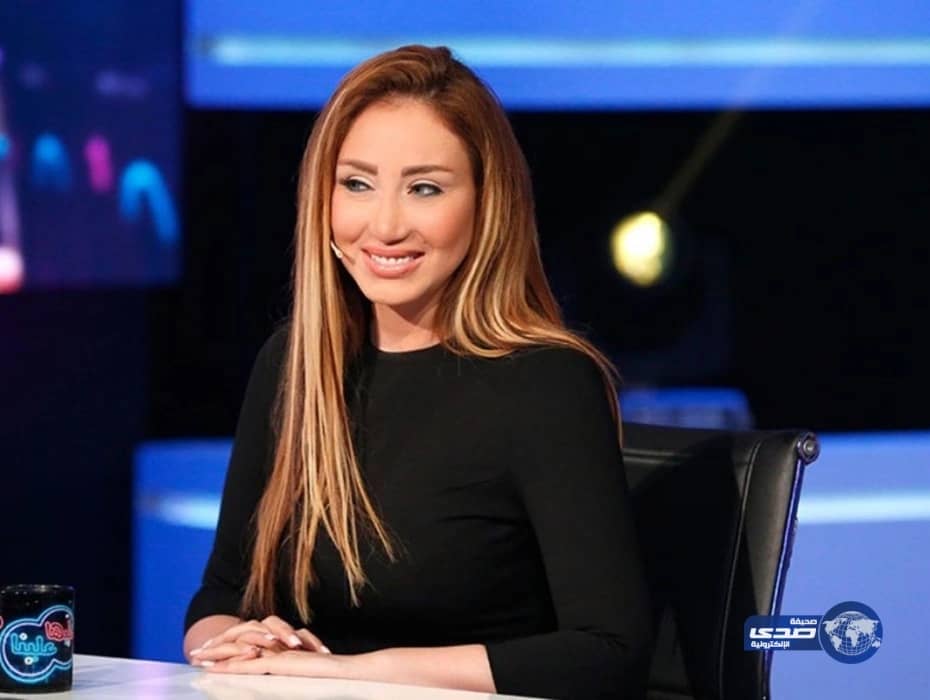 بالفيديو.. ريهام سعيد تتعرض للضرب.. وتؤكد للمعتدي عليها: لن أٌحرر محضر لأني أرجل منك