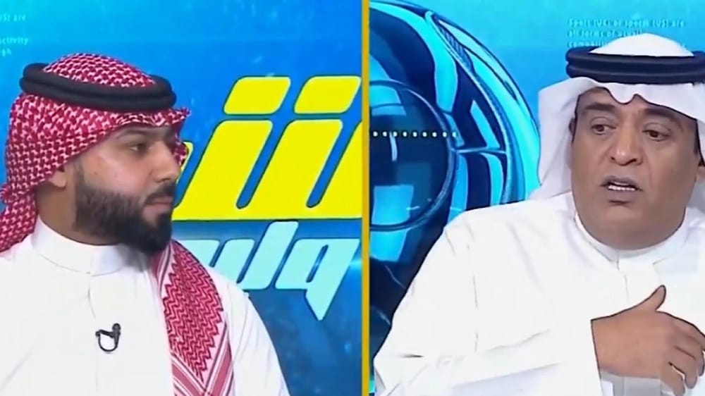 الفراج ينتقد العقيدي والسعود يدافع: كان السبب بقائه في الفتح.. فيديو