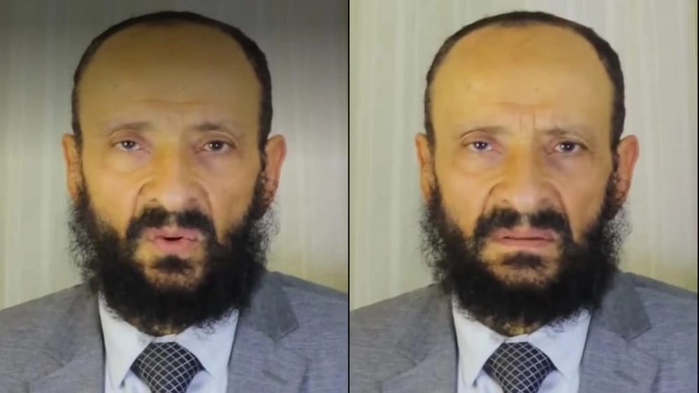 طبيب مصري يروي خيانة أبنائه بعد 30 عامًا في الغربة وتحويل 50 مليون جنيه .. فيديو