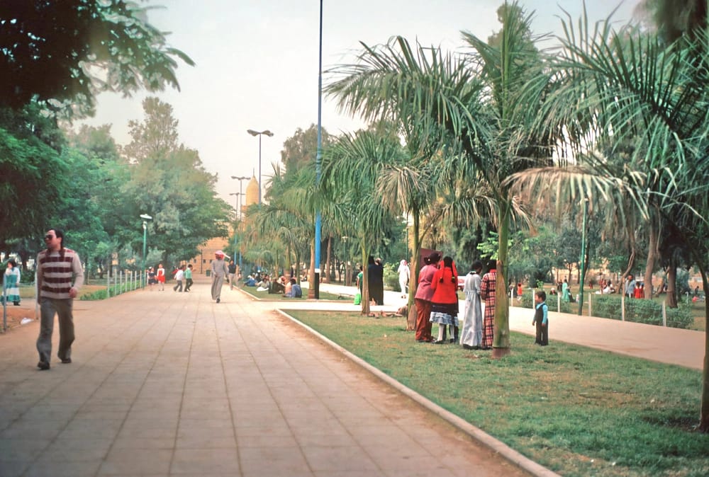 قصص على أرصفة شارع الخزان منذ 47 عام