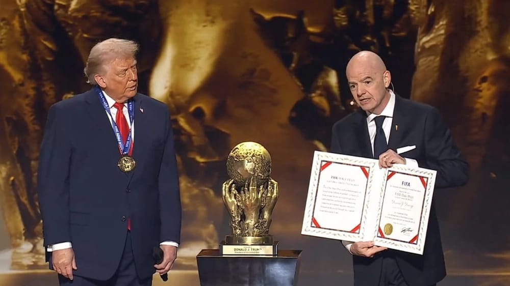 ترامب يحصد جائزة السلام من الفيفا لأول مرة في تاريخها .. صور