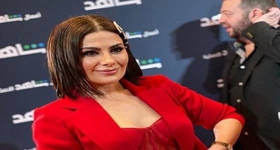 بالفيديو.. غمزة صبا مبارك لتيم حسن على السجادة الحمراء