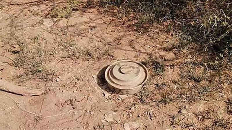 إبطال مفعول لغم أرضي بأحد الأودية بجازان جرفته سيول منقولة من الأراضي اليمنية