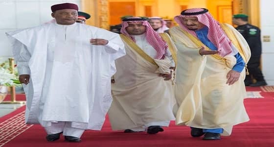 رئيس جمهورية النيجر يغادر الرياض متوجهًا إلى المدينة المنورة