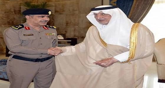 " الفيصل " يقلد مدير الأدلة الجنائية رتبته الجديدة