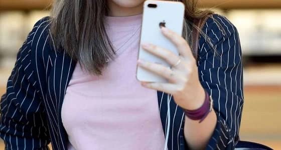 تحذير للنساء " آيفون " يميز صورك الخاصة ويحفظها في ذاكرة مجهولة